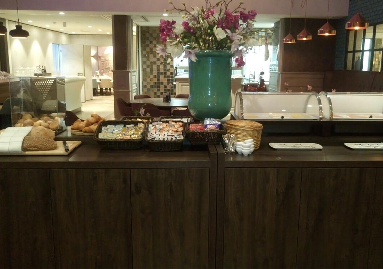 Brasserie-Hotel Antje Van De Statie Weert Dış mekan fotoğraf