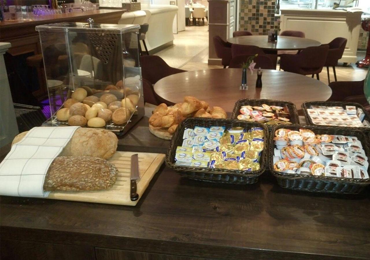 Brasserie-Hotel Antje Van De Statie Weert Dış mekan fotoğraf