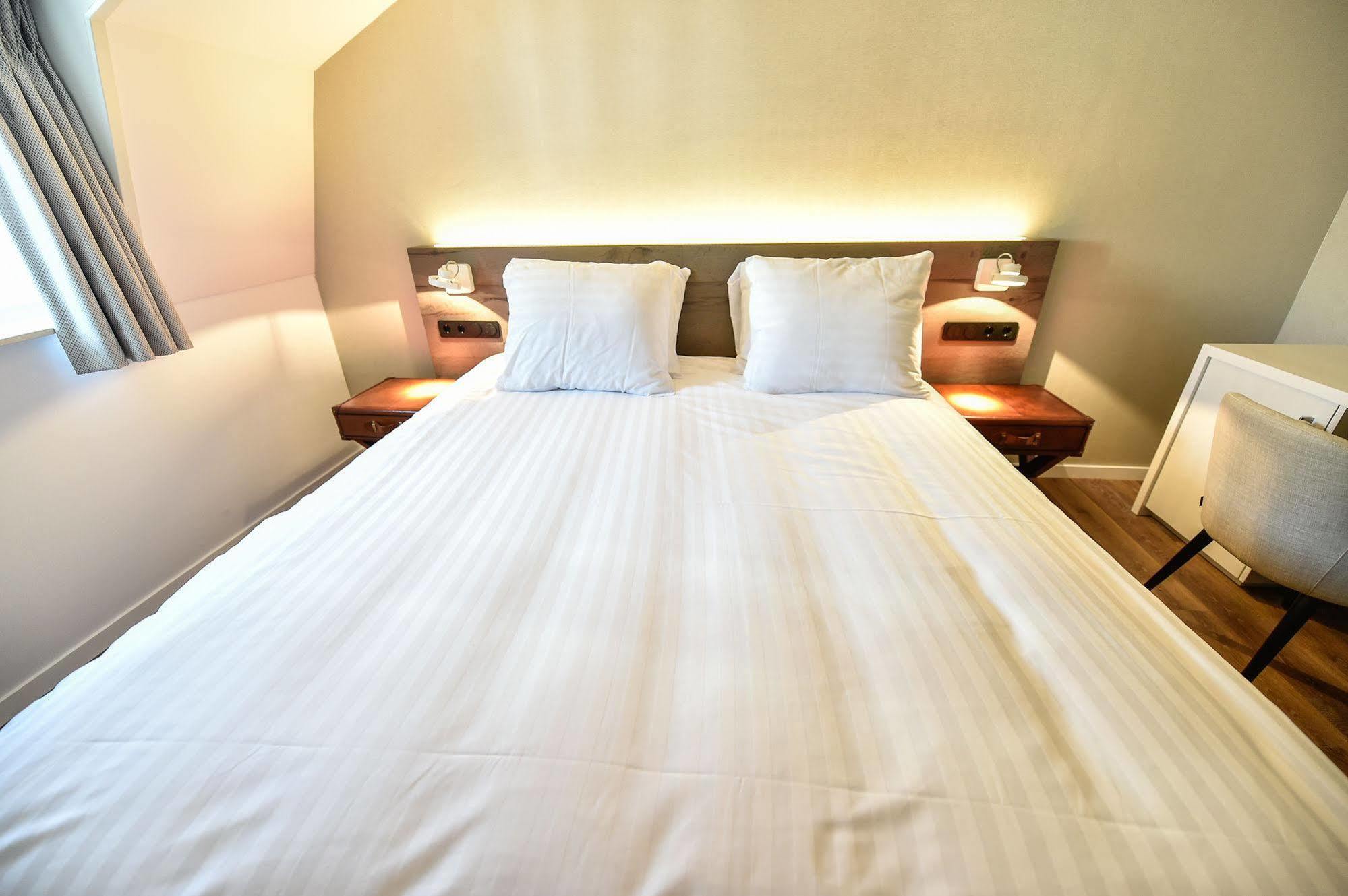 Brasserie-Hotel Antje Van De Statie Weert Dış mekan fotoğraf